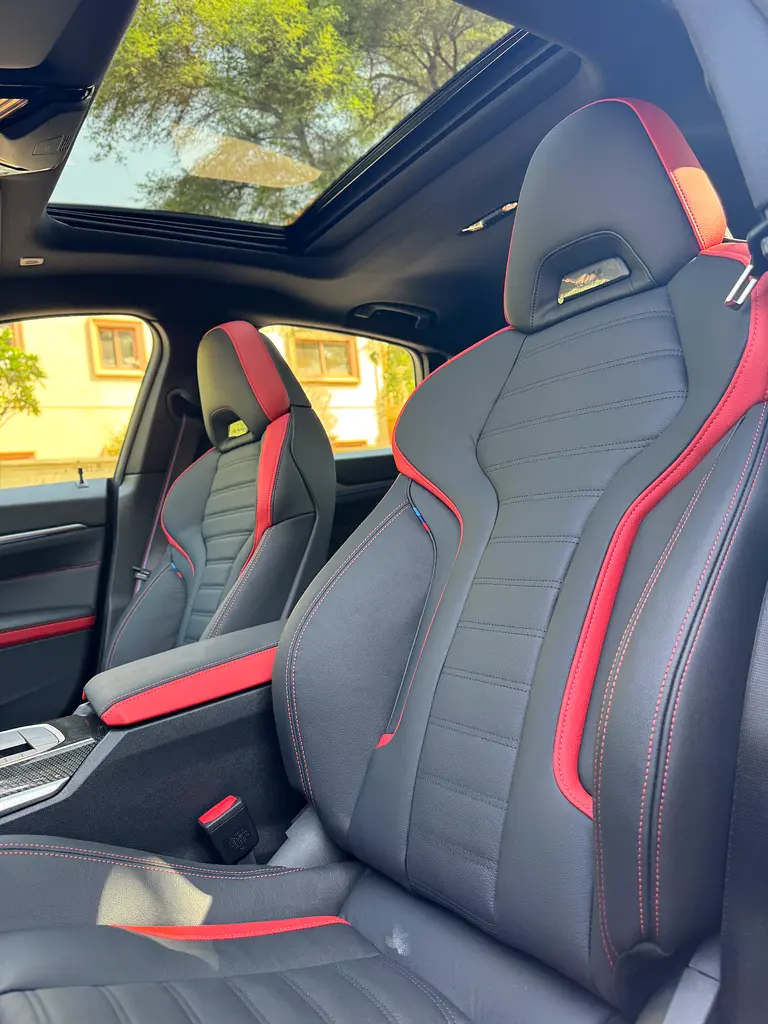 BMW i4 M50 , 2025 , 536 HP, 6 years open mileage service package - Image 12