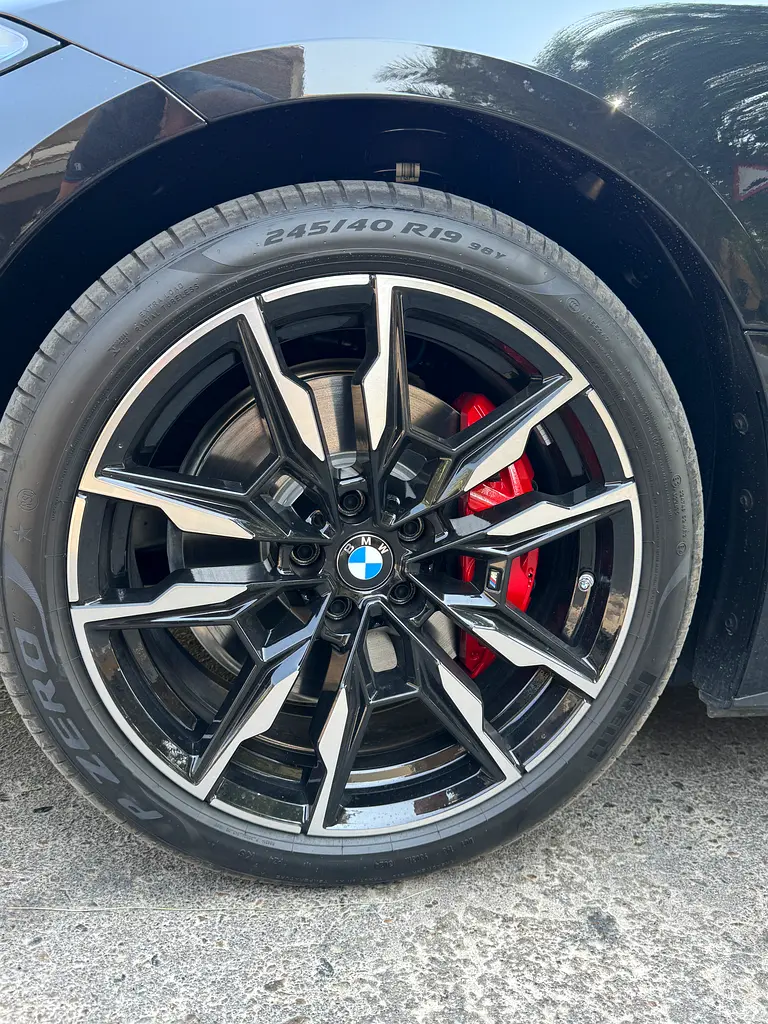 BMW i4 M50 , 2025 , 536 HP, 6 years open mileage service package - Image 4