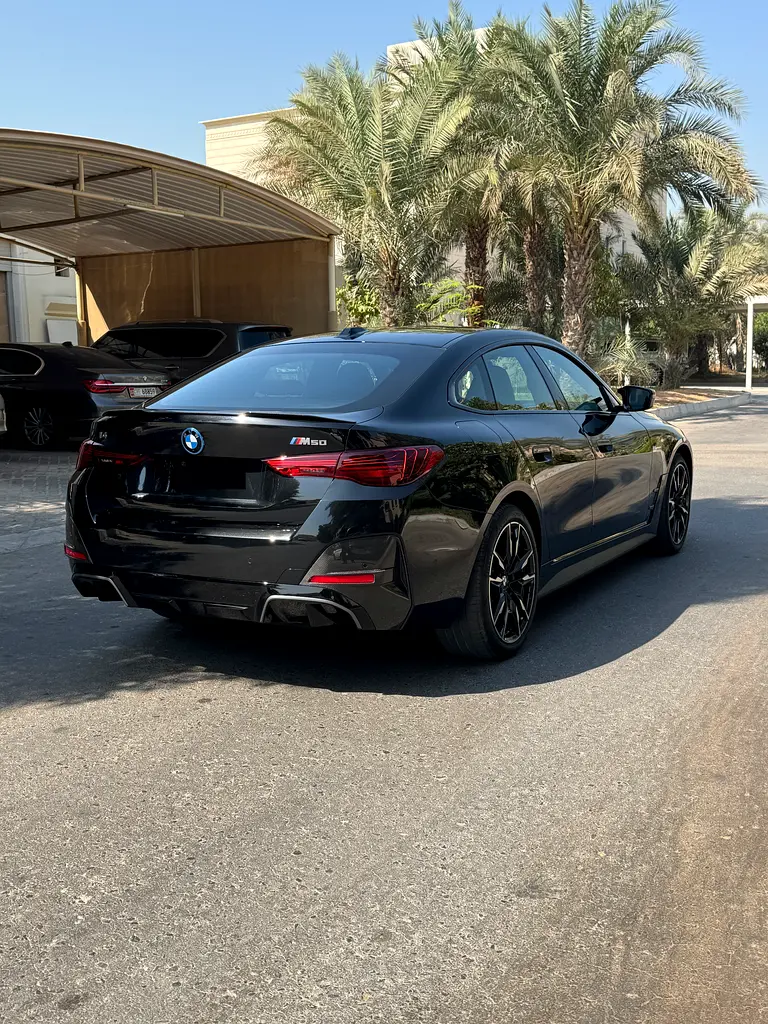 BMW i4 M50 , 2025 , 536 HP, 6 years open mileage service package - Image 5