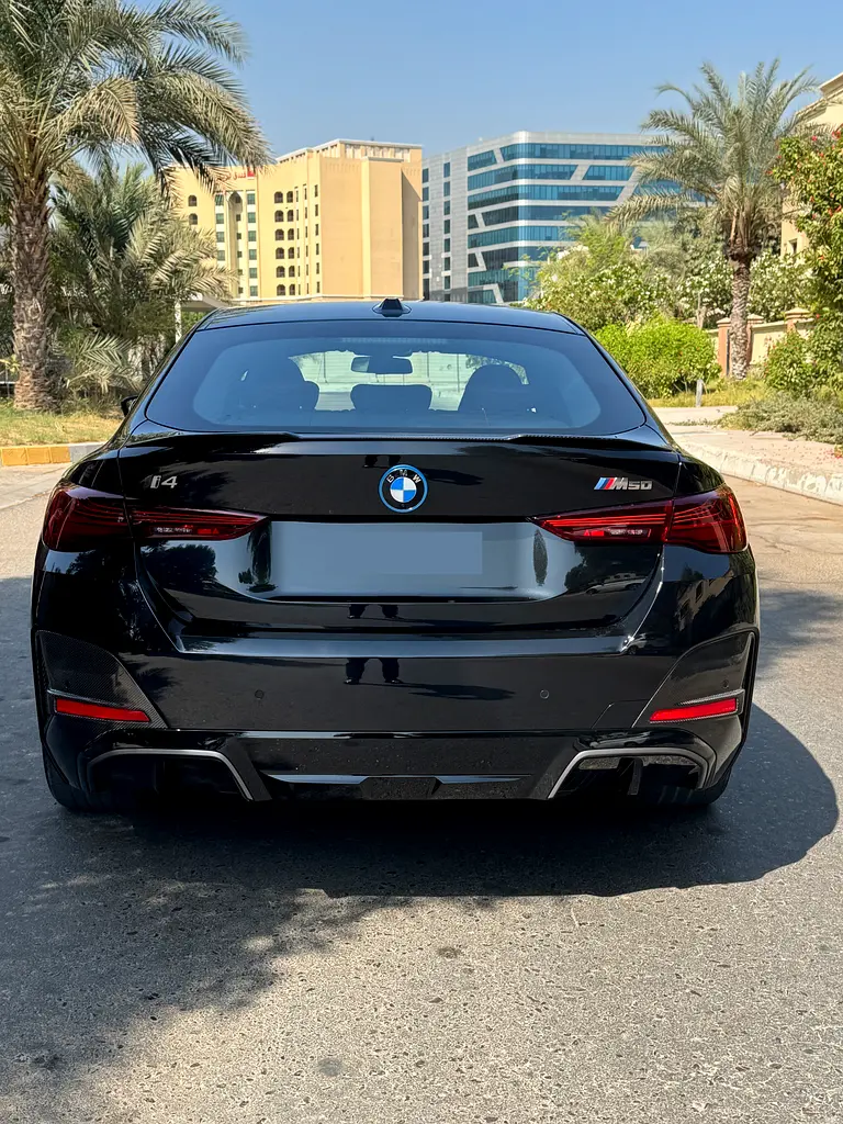 BMW i4 M50 , 2025 , 536 HP, 6 years open mileage service package - Image 6