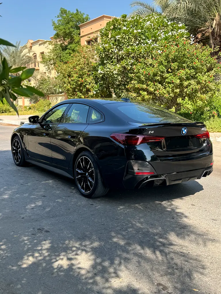 BMW i4 M50 , 2025 , 536 HP, 6 years open mileage service package - Image 7