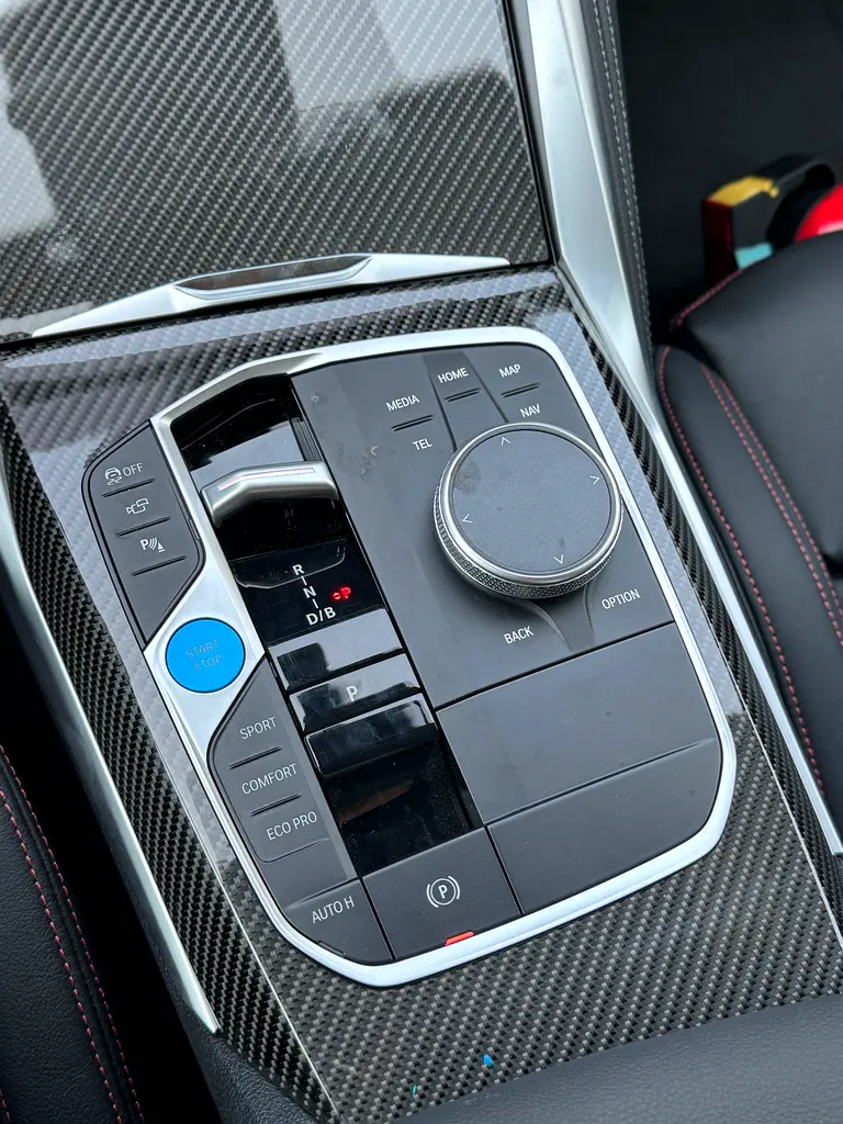 BMW i4 M50 , 2025 , 536 HP, 6 years open mileage service package - Image 8