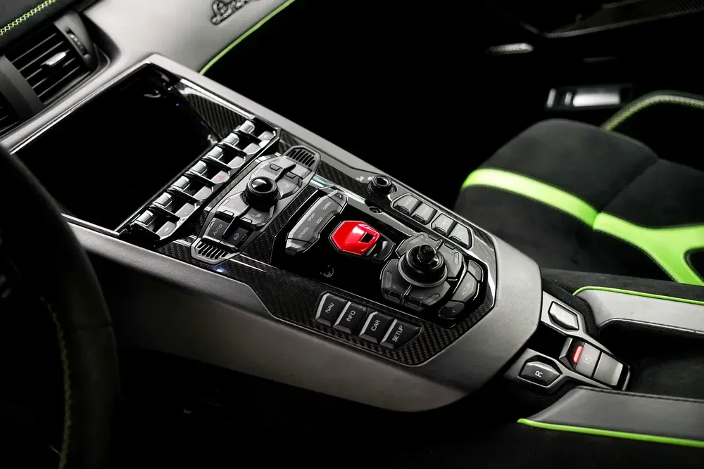 2020 LAMBORGHINI AVENTADOR SVJ- 1 OF 900 / PRESTINE CONDITION /  CARBON FIBER - Image 11