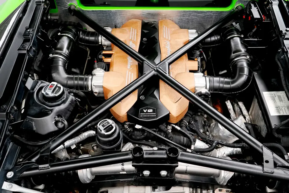 2020 LAMBORGHINI AVENTADOR SVJ- 1 OF 900 / PRESTINE CONDITION /  CARBON FIBER - Image 18