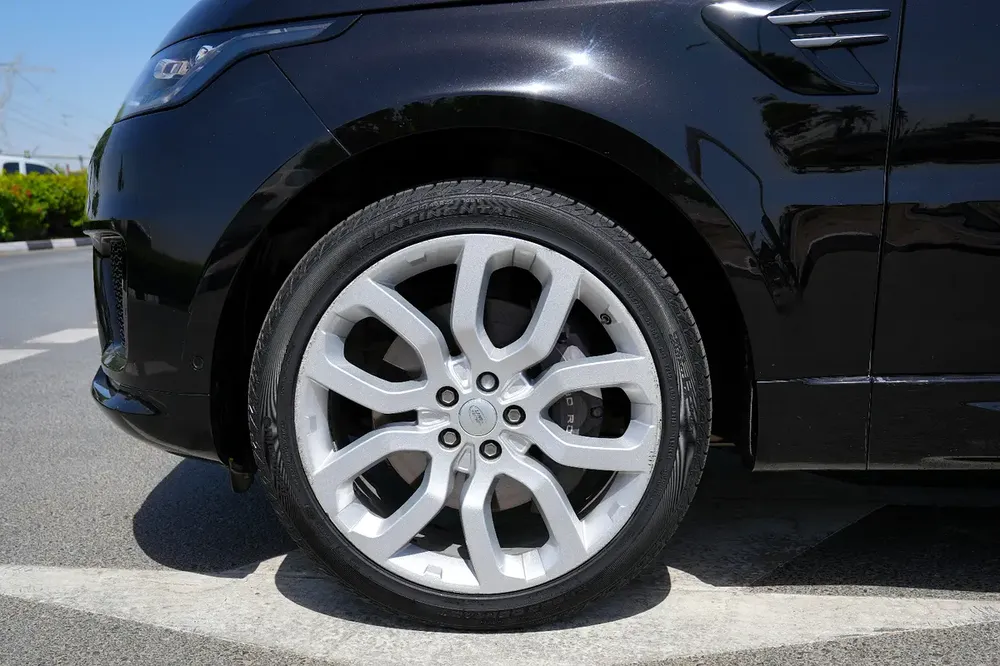 RANGE ROVER SPORT HSE DYNAMIC P360 2021!! GCC SPECS!! WELL MAINTAINED - Image 18