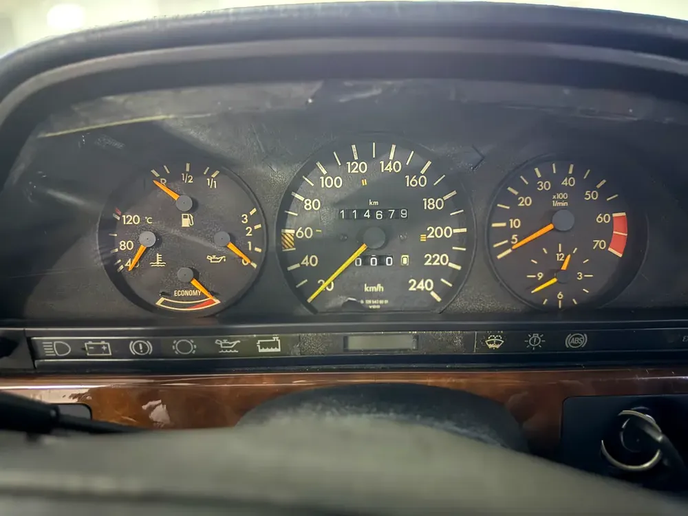Classic 1990 Mercedes-Benz S-Class S 560 - Japanese Specs - Image 15