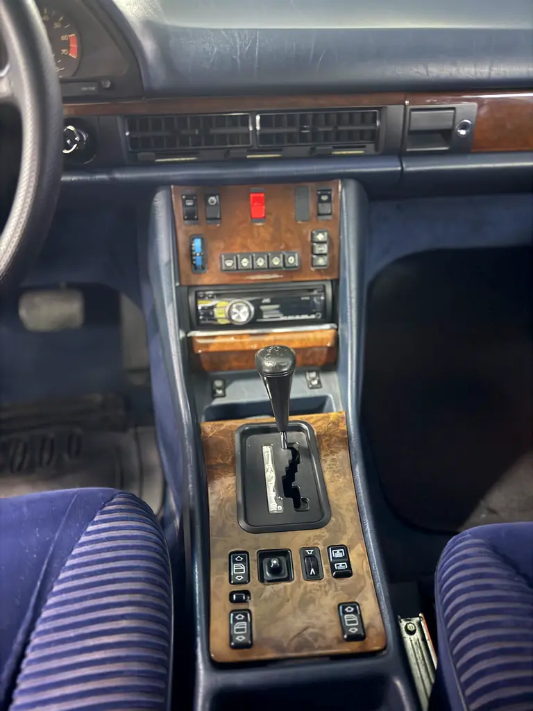 Classic 1990 Mercedes-Benz S-Class S 560 - Japanese Specs - Image 16