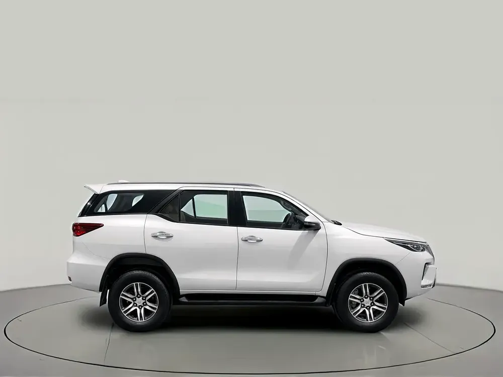 AED 1,442/month | 0 Downpayment | Free 3 Months Warranty | 30 Day Return | TOYOTA FORTUNER 2023 - Image 5