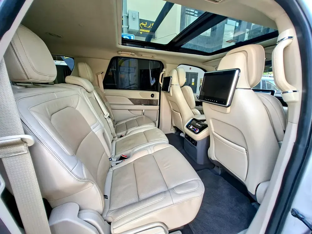 Lincoln Navigator 2018 - GCC Top Option- Zero Accident History - Well Maintained - Image 10
