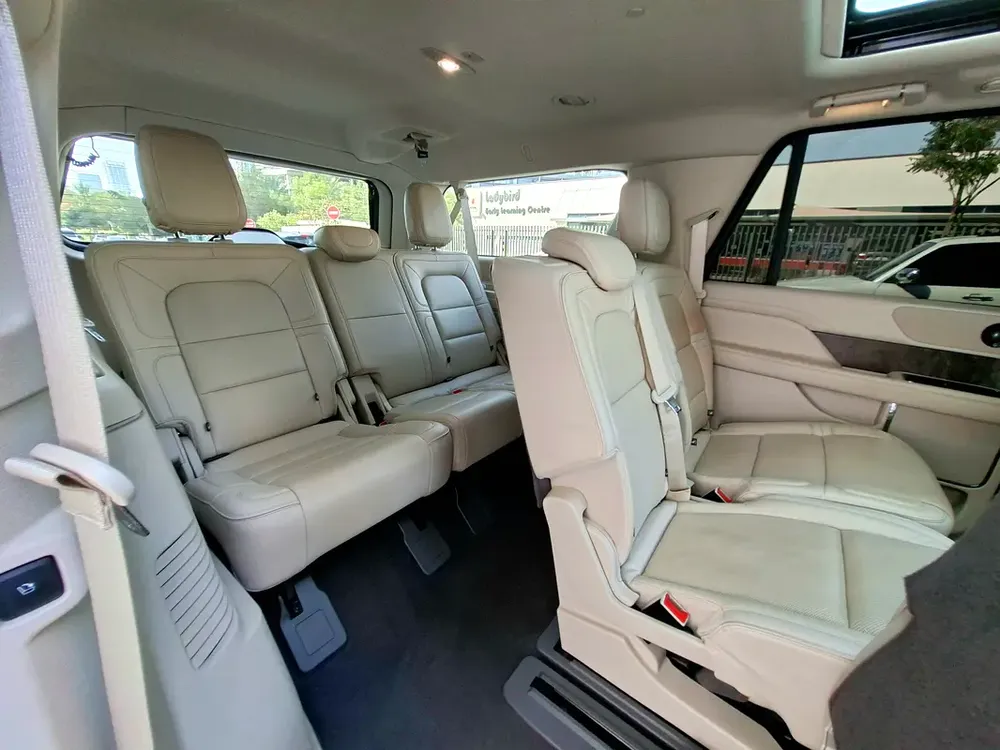 Lincoln Navigator 2018 - GCC Top Option- Zero Accident History - Well Maintained - Image 11