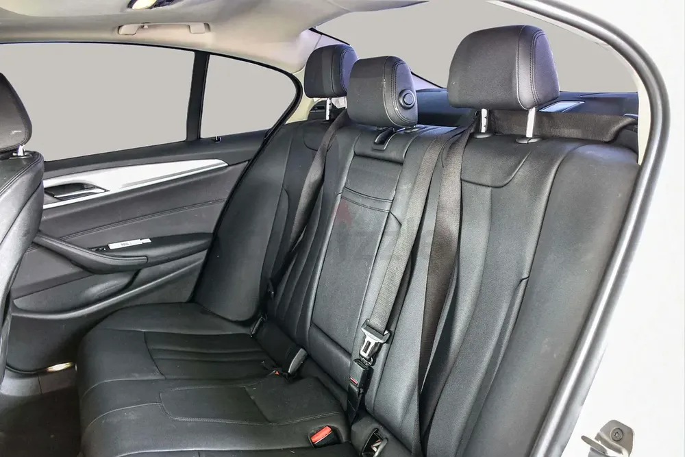 AED 1277/month | 2020 BMW 5-Series 520i | GCC Specs | Ref#438547 - Image 14