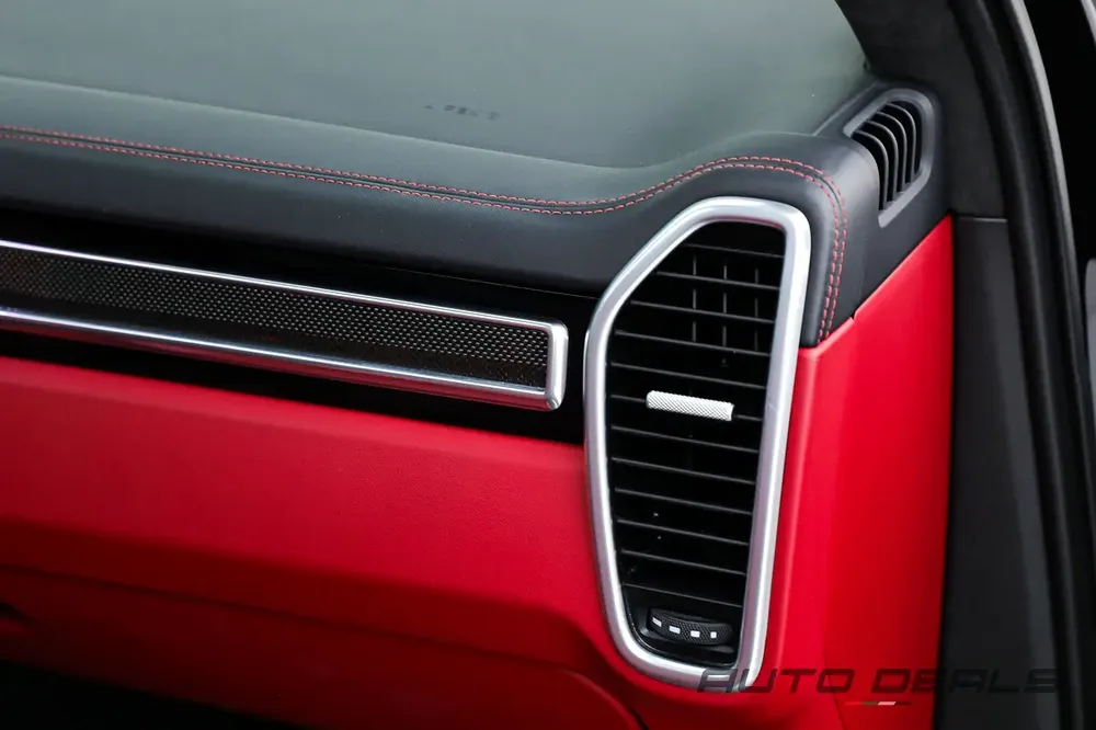 2023 Porsche Cayenne GTS | Under Warranty | Powerful Everyday SUV | Well Maintained | 4.0L V8 - Image 15