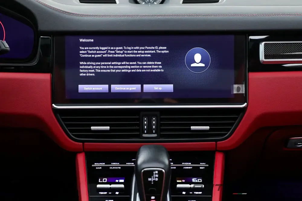 2023 Porsche Cayenne GTS | Under Warranty | Powerful Everyday SUV | Well Maintained | 4.0L V8 - Image 17