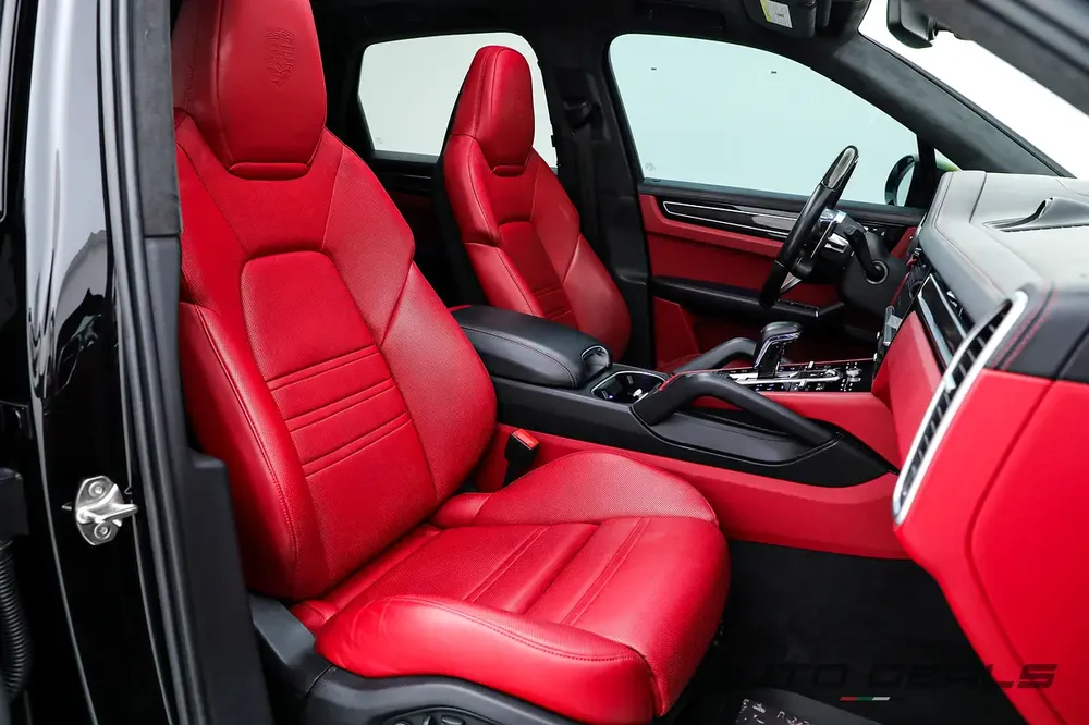 2023 Porsche Cayenne GTS | Under Warranty | Powerful Everyday SUV | Well Maintained | 4.0L V8 - Image 18