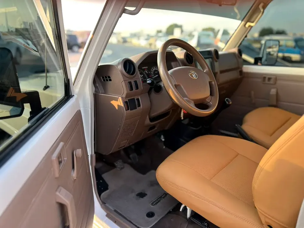 2018 Toyota Land Cruiser Pick up - Single Cabin - 4.0L V6 - AWD 4x4 - Patrol Manual - Fully Maintain - Image 11