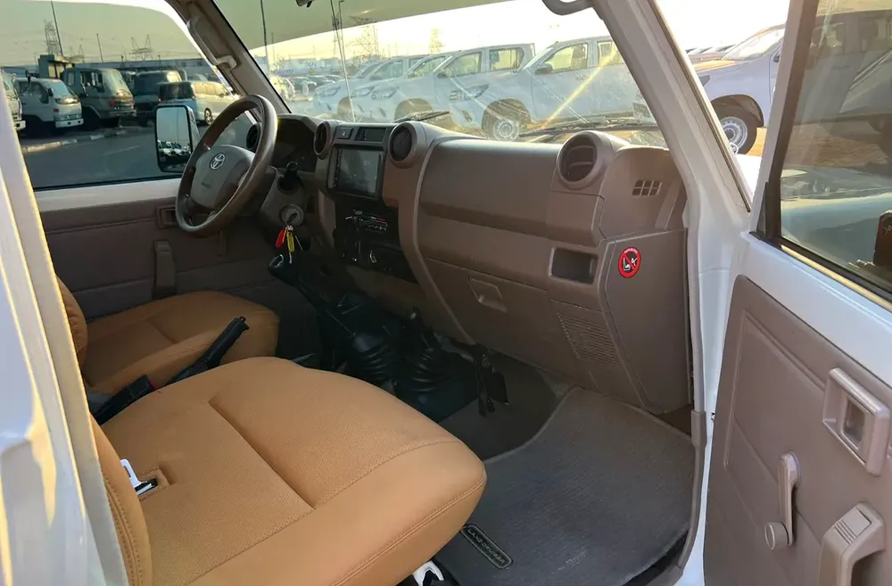 2018 Toyota Land Cruiser Pick up - Single Cabin - 4.0L V6 - AWD 4x4 - Patrol Manual - Fully Maintain - Image 14