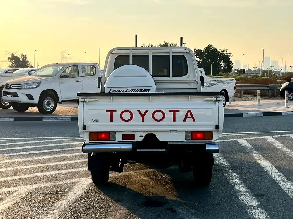 2018 Toyota Land Cruiser Pick up - Single Cabin - 4.0L V6 - AWD 4x4 - Patrol Manual - Fully Maintain - Image 6