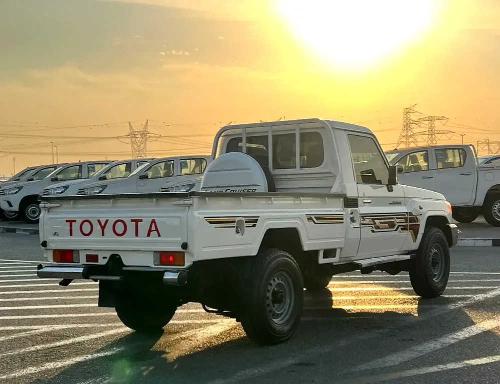 2018 Toyota Land Cruiser Pick up - Single Cabin - 4.0L V6 - AWD 4x4 - Patrol Manual - Fully Maintain - Image 8