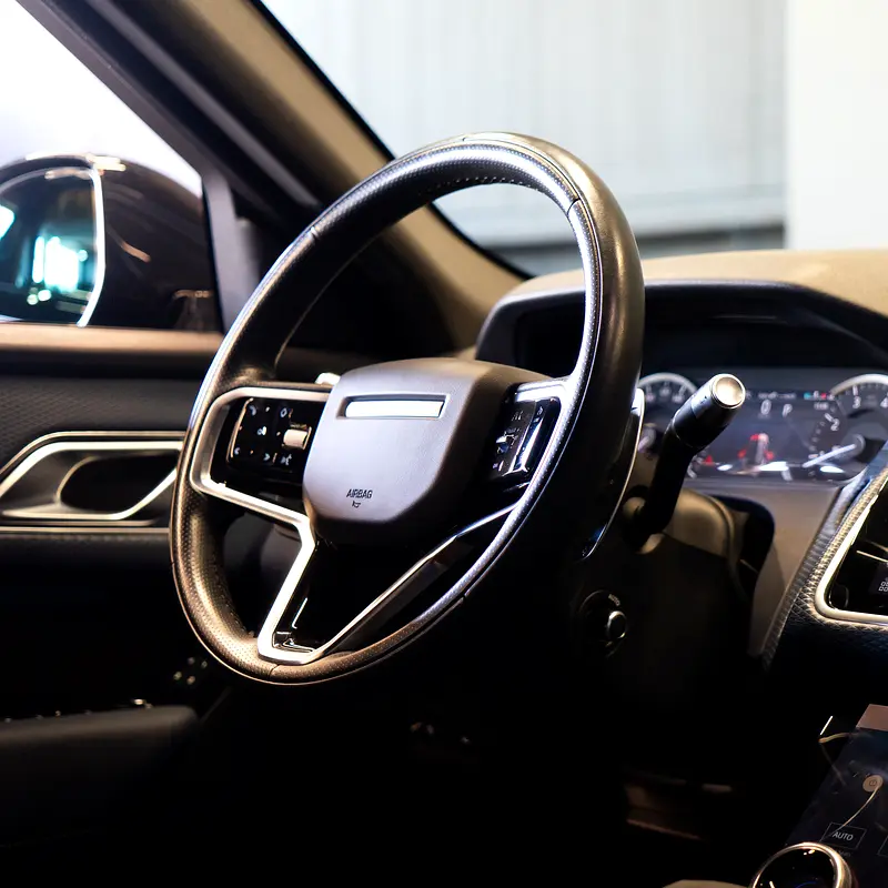 AED 3,257 pm • 0% Downpayment • Velar R-Dynamic  • 1 Year Warranty  • Full Service History - Image 10