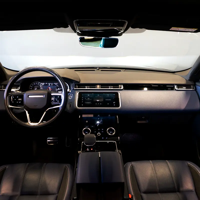AED 3,257 pm • 0% Downpayment • Velar R-Dynamic  • 1 Year Warranty  • Full Service History - Image 13