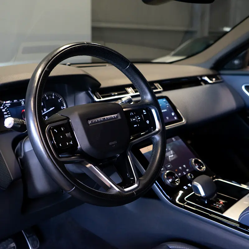 AED 3,257 pm • 0% Downpayment • Velar R-Dynamic  • 1 Year Warranty  • Full Service History - Image 9
