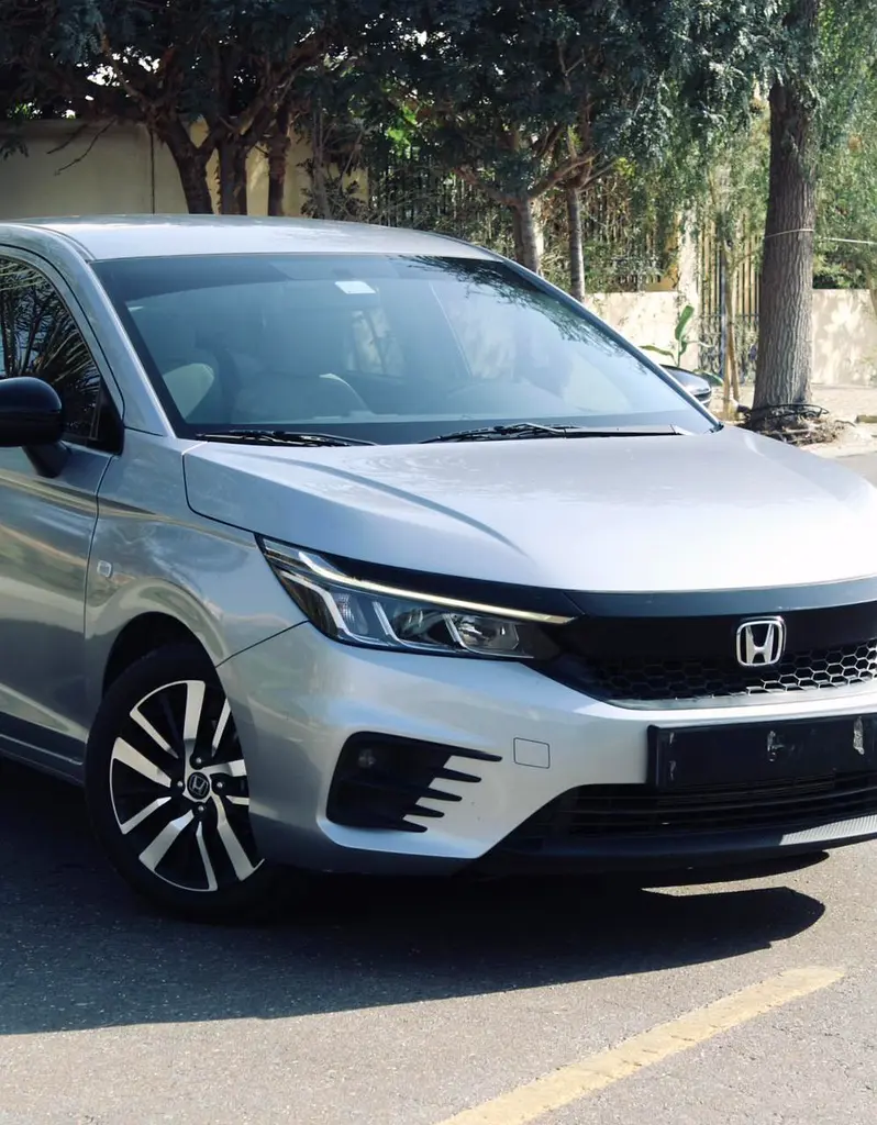 INSTALLMENT GCC HONDA CITY 202 MODEL WITH 2 KEYS! AVAILABLE ON BANK FINANCE AND CASH BOTH - Image 4