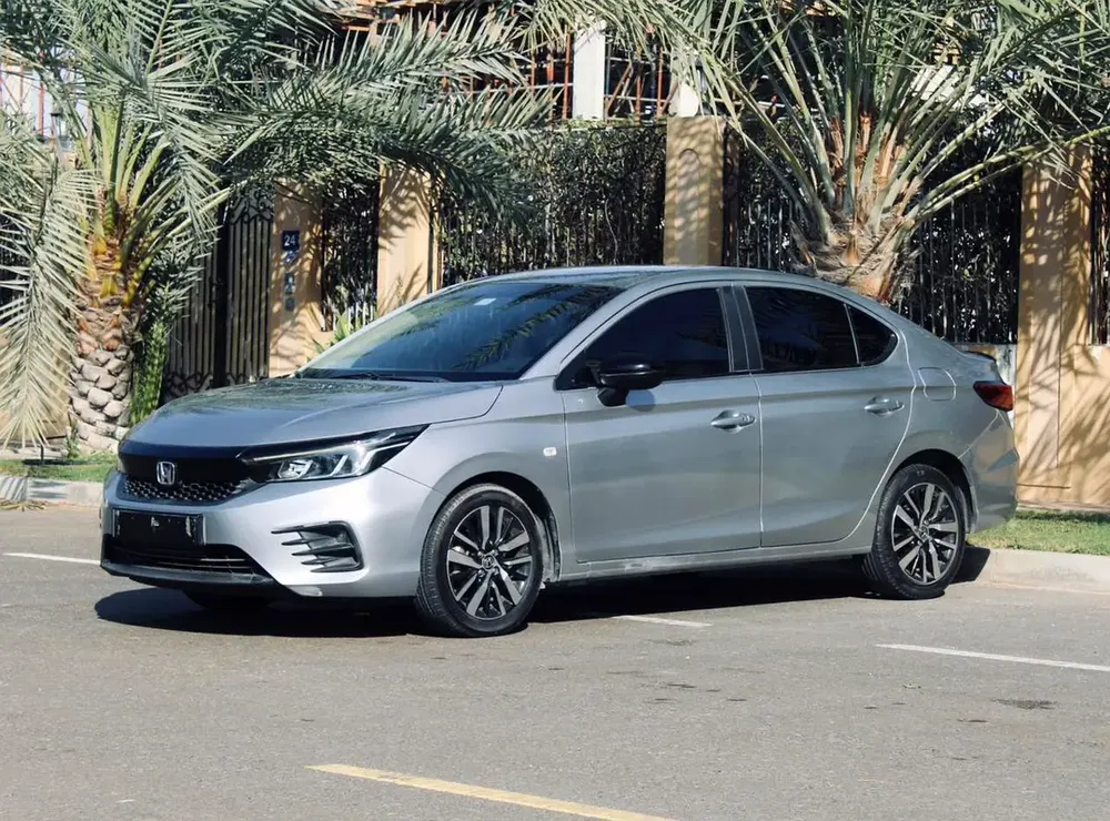 INSTALLMENT GCC HONDA CITY 202 MODEL WITH 2 KEYS! AVAILABLE ON BANK FINANCE AND CASH BOTH - Image 5