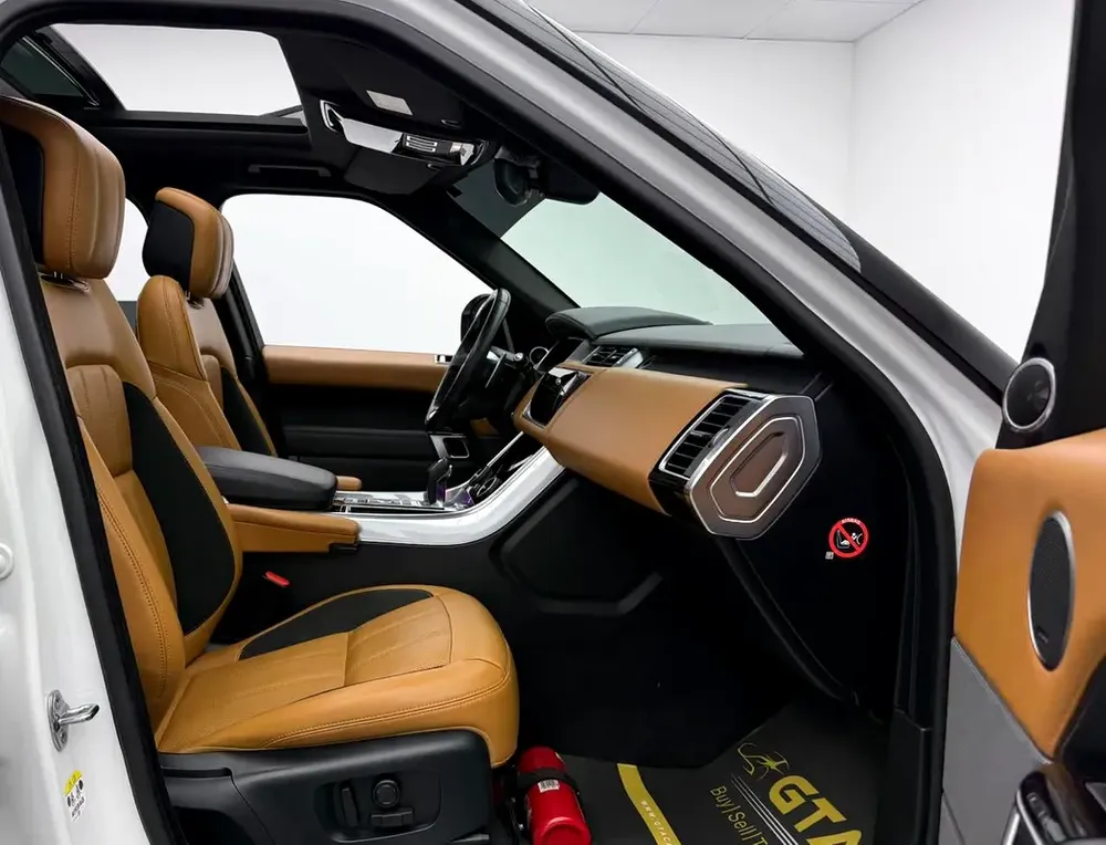2019 Range Rover Sport Dynamic HSE, Warranty, Service History, GCC - Image 15