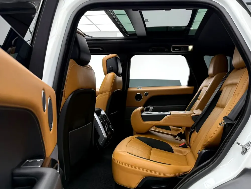 2019 Range Rover Sport Dynamic HSE, Warranty, Service History, GCC - Image 16