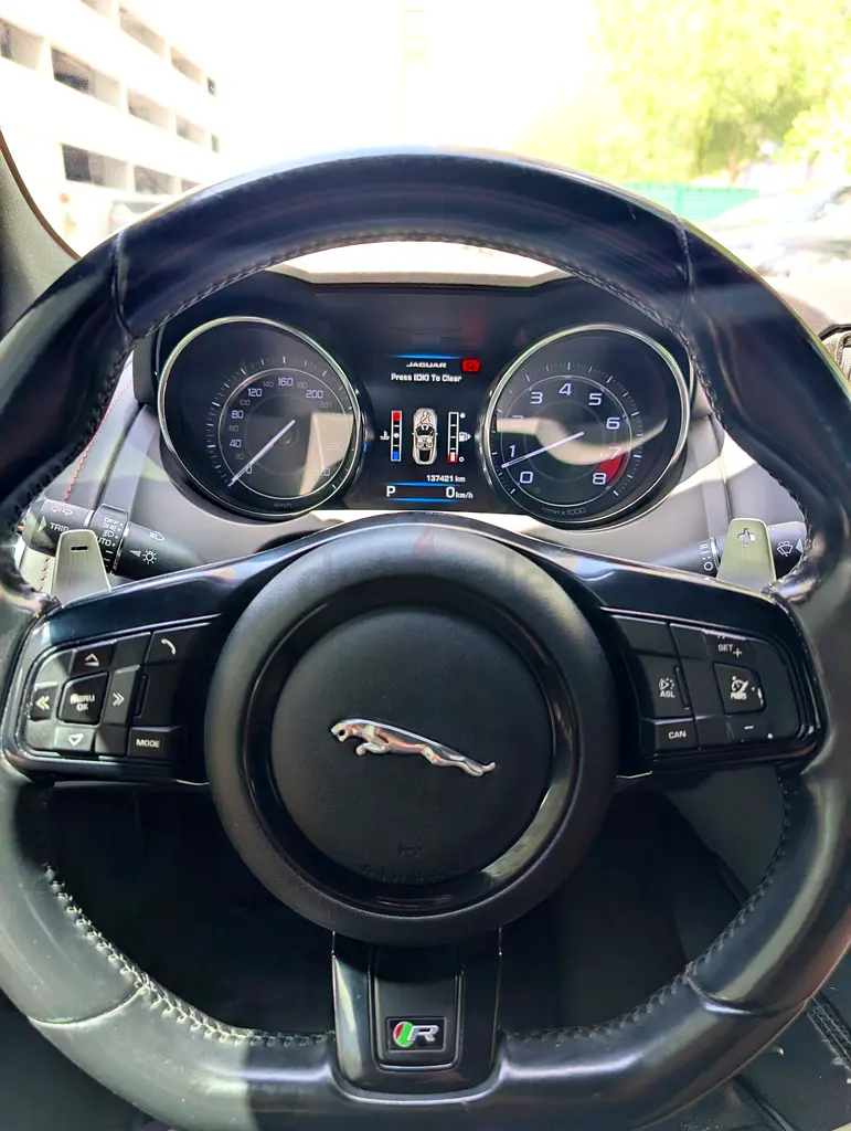 Jaguar F-Type 2015 V8 R-Dynamic Great Condition. - Image 5