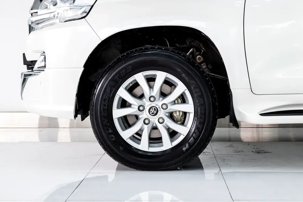 1 YR WARRANTY | GCC | 4.0L | AED 2,800 PM - Image 8