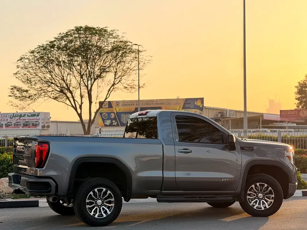 GMC Sierra AT4 2022 GCC Specs—Original paint—full service history - Image 10