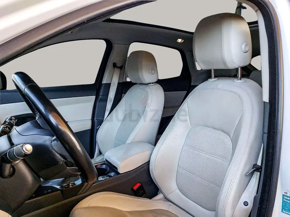 AED 646/month | 2020 Jaguar E-Pace P200 AWD | GCC Specs | Ref#465389 - Image 11