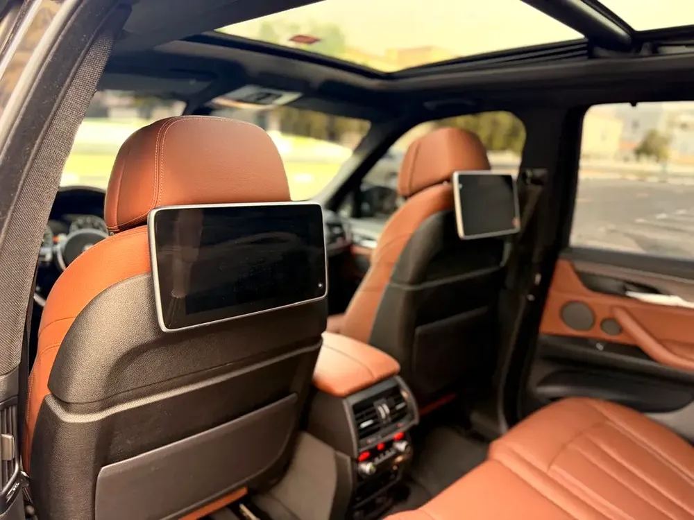 BMW X5 xDrive50i M  -7 seater Sport -Accident free - Image 12