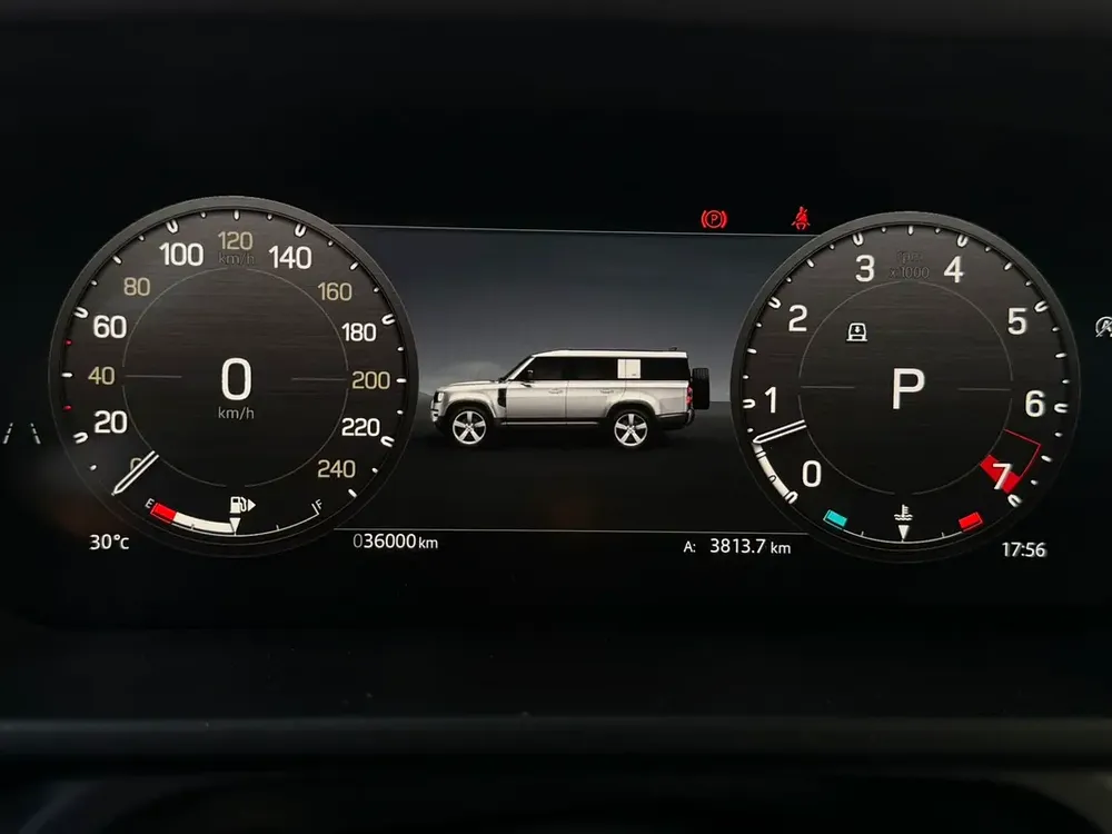 2025 Land Rover Defender 130 X-Dynamic SE - GCC Specs - Brand New! - Image 11
