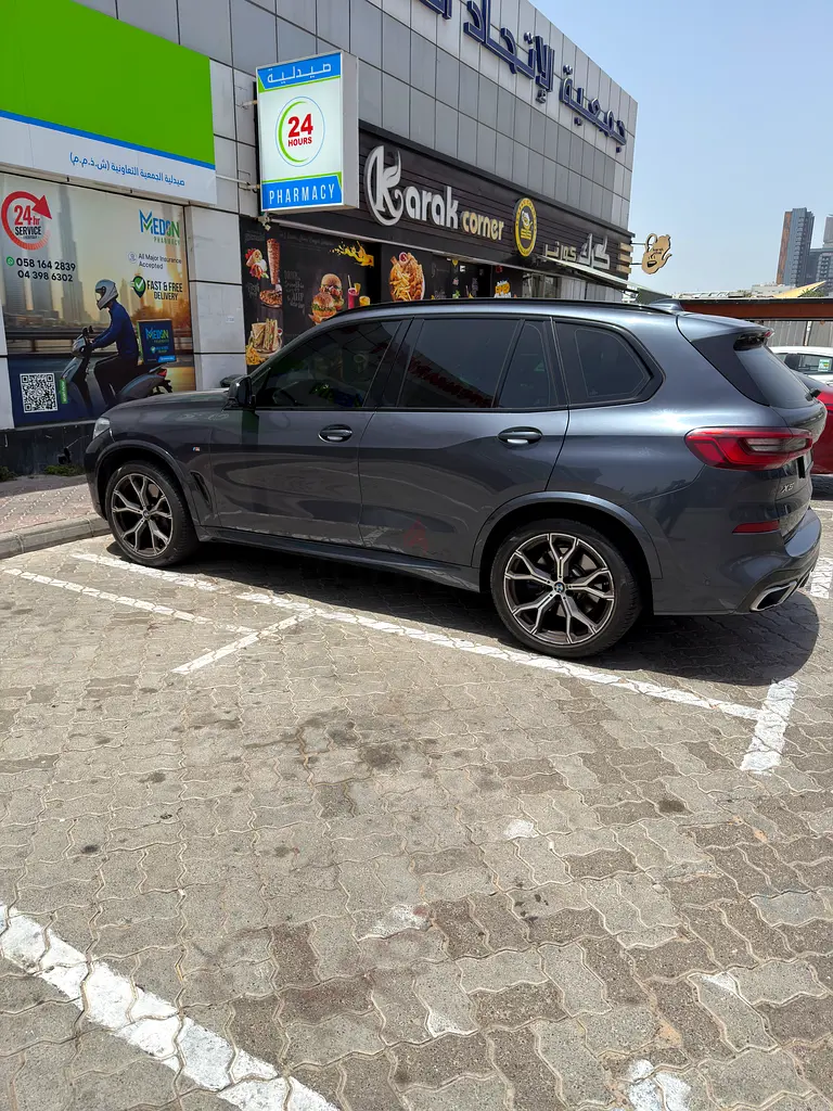 BMW X5 xDrive40i 2020 GCC Specs - Luxury  Performance - Image 4
