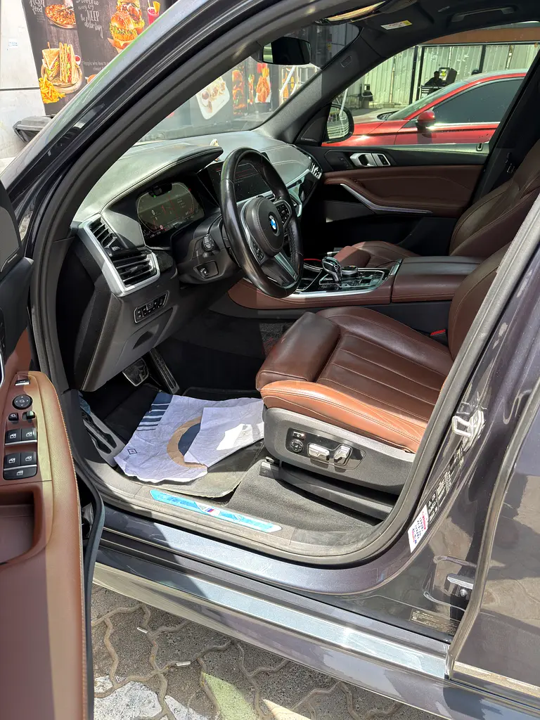 BMW X5 xDrive40i 2020 GCC Specs - Luxury  Performance - Image 6
