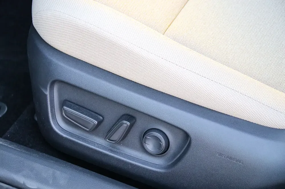 CAMRY HYBRID N GRADE ENTRY 2026 - For Export - Image 8