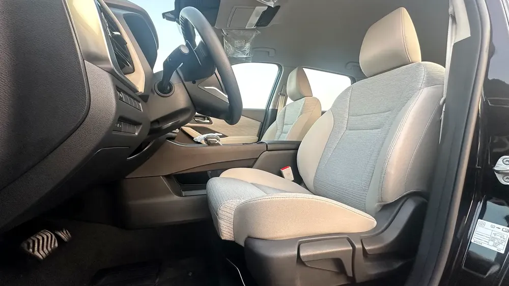 2.5 Engine 7 seats 4WD Only for export - Image 4
