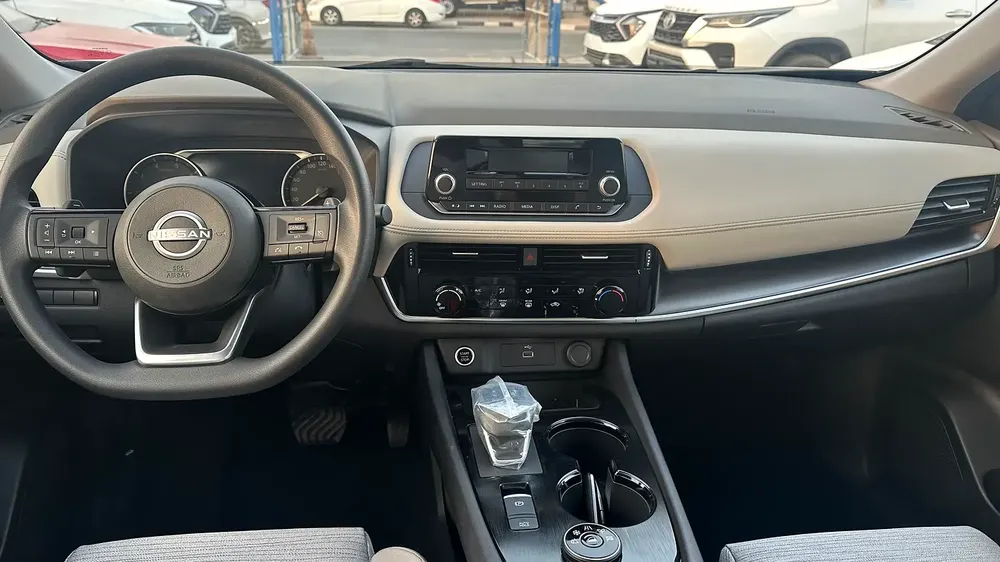 2.5 Engine 7 seats 4WD Only for export - Image 7