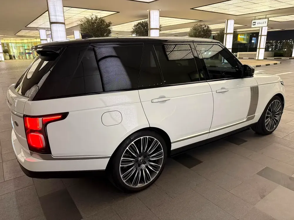 2020 Land Rover Range Rover Autobiography | Canadian Specs - Image 13