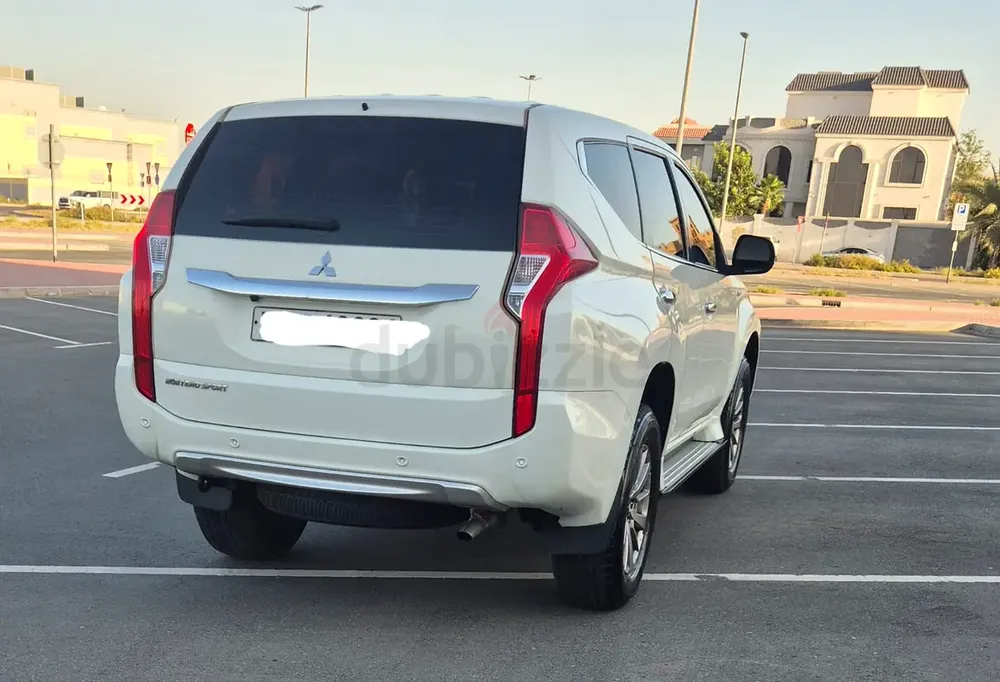 Mitsubishi Montero sport 2016 - Image 4