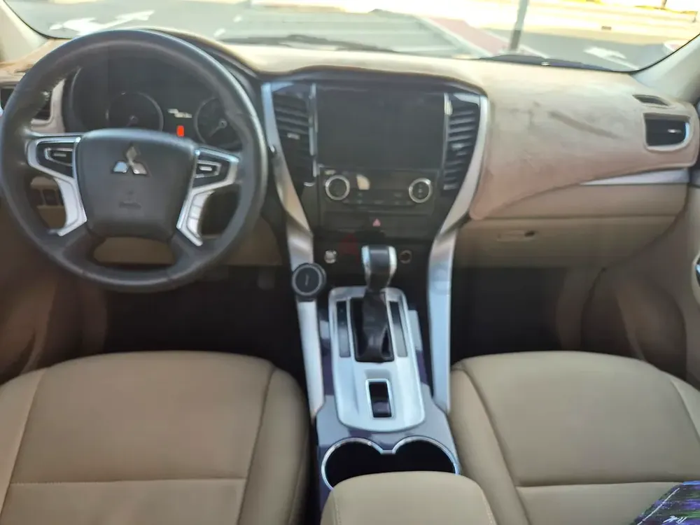 Mitsubishi Montero sport 2016 - Image 7