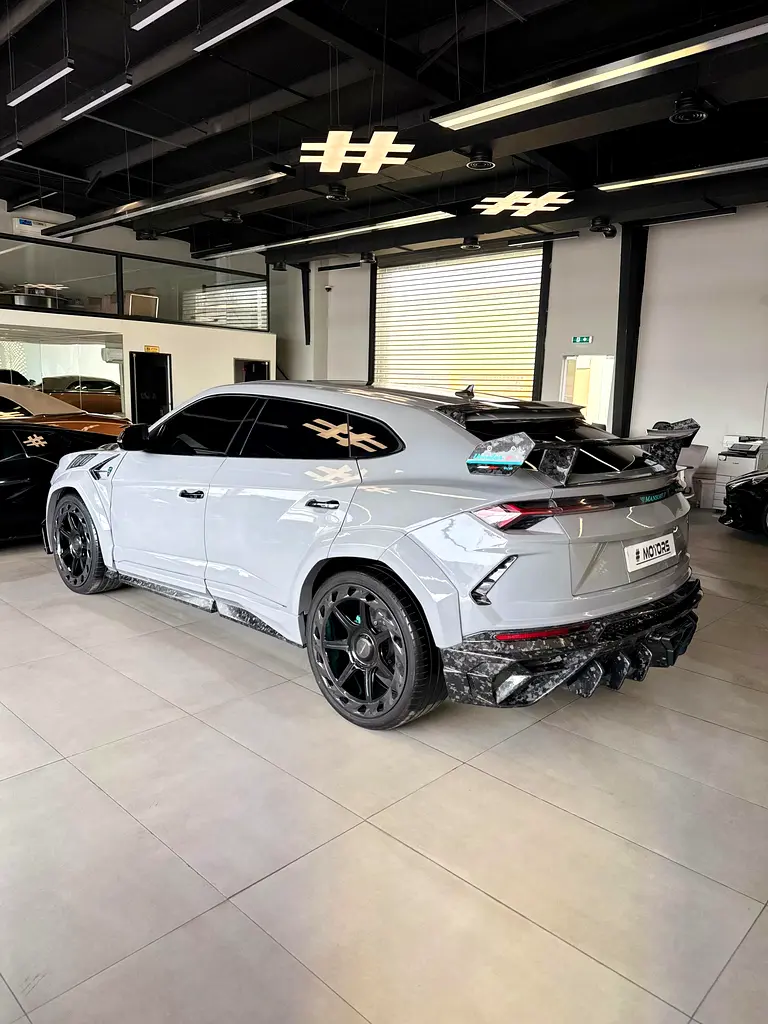 Lamborghini URUS - Image 15