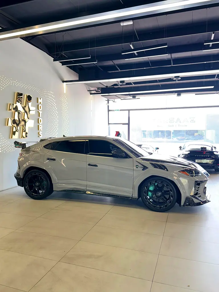 Lamborghini URUS - Image 19