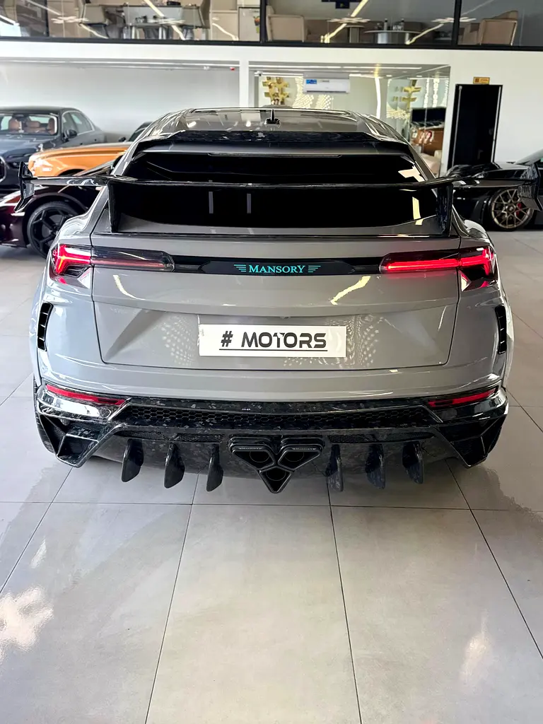 Lamborghini URUS - Image 20