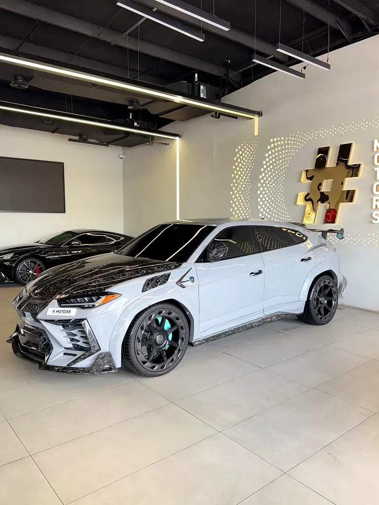 Lamborghini URUS - Image 5