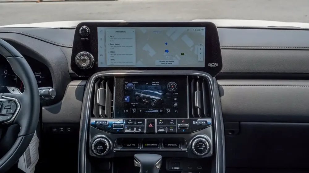 LX 600 3.5L 2025 GCC Specs 0 KM For Export - Image 15