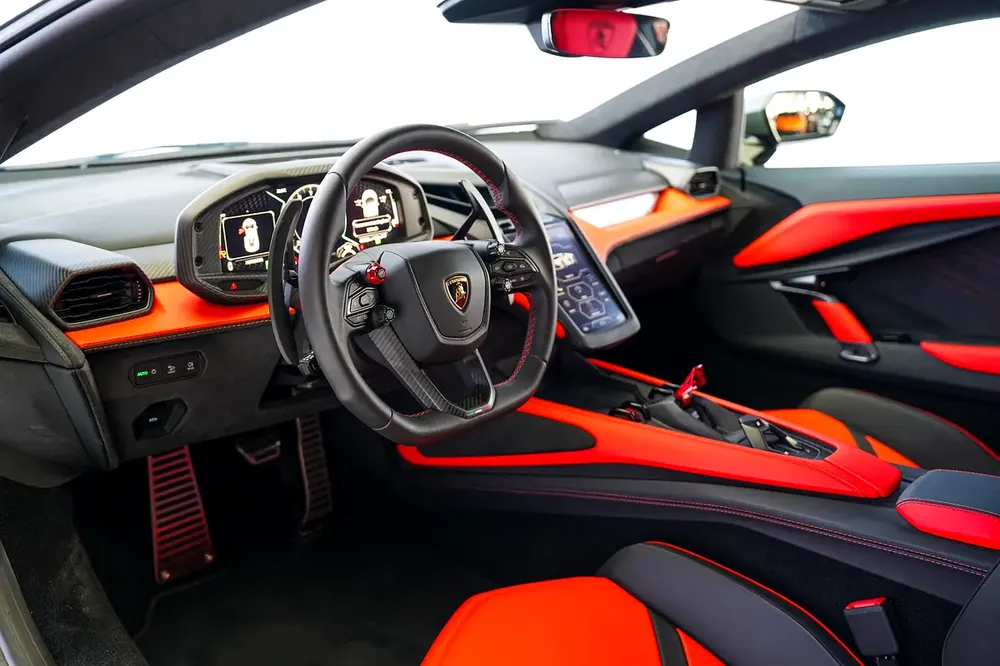 REVUELTO | VERDE TURBINE EXTERIOR | MATT CARBON INTERIOR | SERVICE TIL AUG 2027 - Image 8