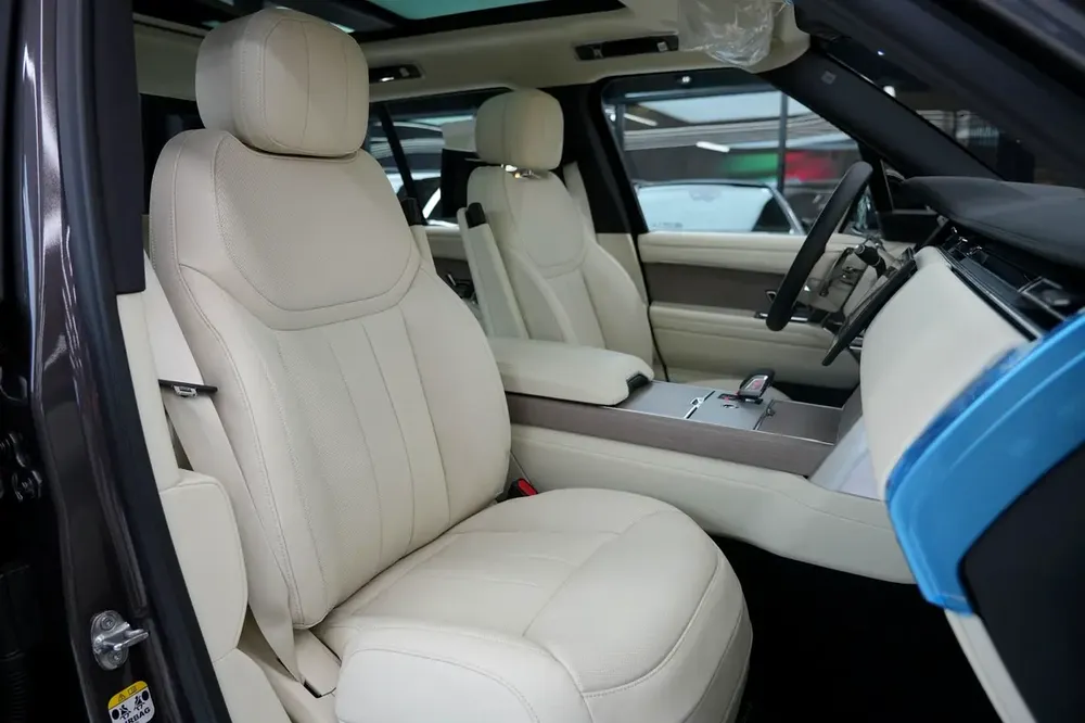 Range Rover Vogue HSE P400 | 2026 GCC 0km | Agency Warranty - Image 10
